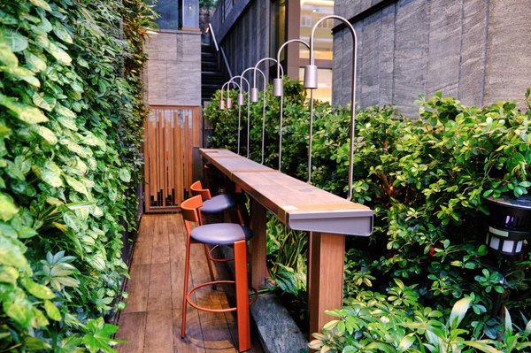 Qu'est-ce qui distingue les duels de performance des autres compétitions ?