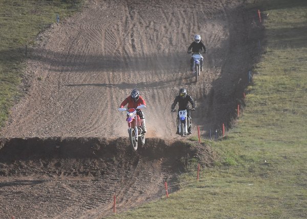Les meilleures pratiques pour la conduite de moto en milieu forestier